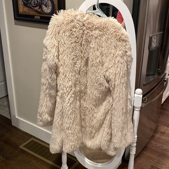 Sanctuary fluffy/plush cream coat. Women size S. - Picture 3 of 3
